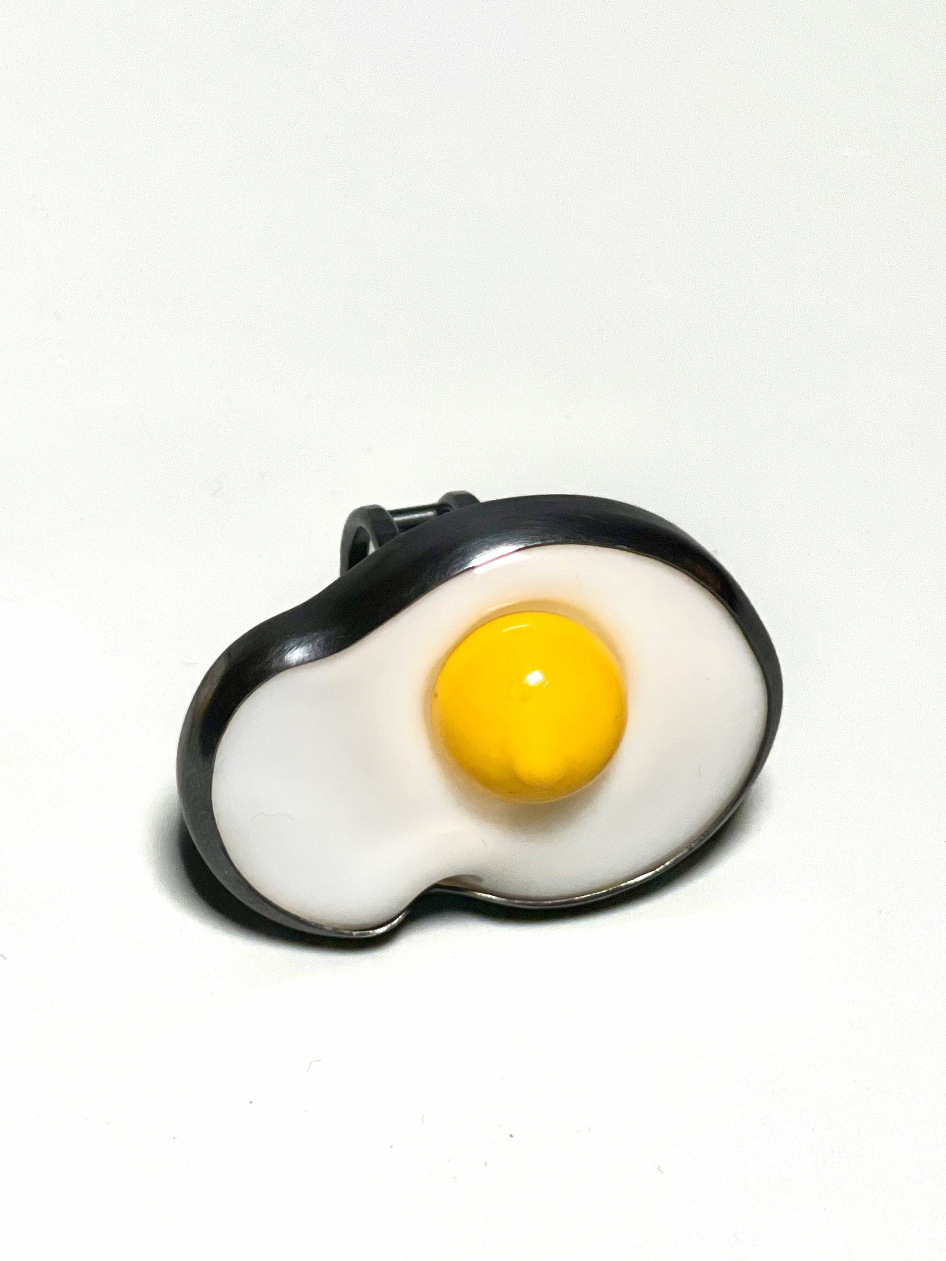Egg Ring 2 – Deborah Czeresko